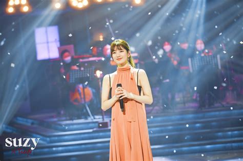 Suzy Bae's Moonlight Serenade: A Concert That Melted Hearts and Broke Records!